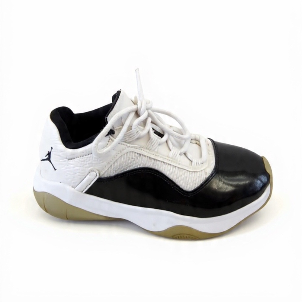 Air Jordan 11 ‘Concord’ Black and White Sneakers Boy Size 7Y.